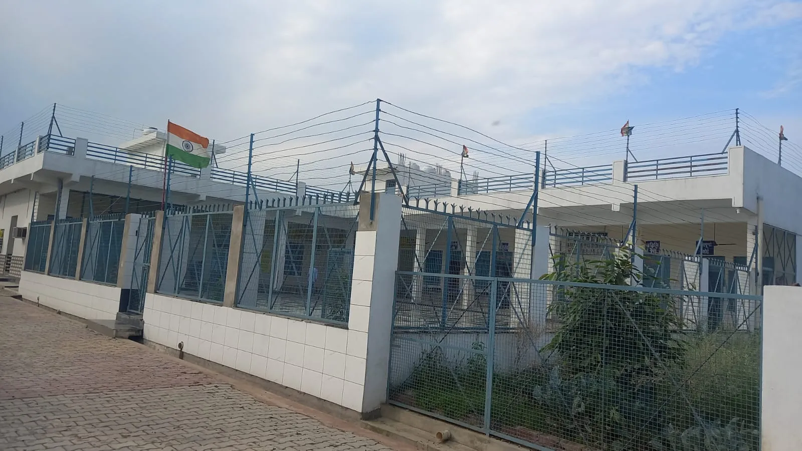 Jeev Daya Sansthan Apna Ghar Ashram, Aminagar Sarai Building